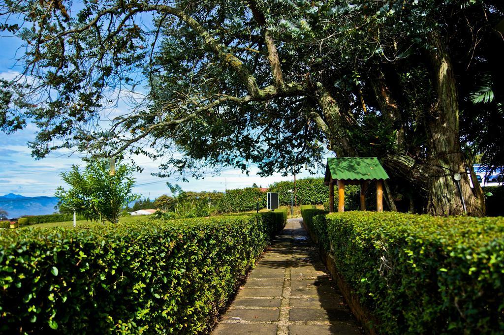 Grandpas Hotel&Restaurante Cartago Bagian luar foto